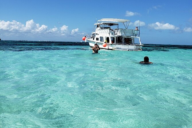 Isla Mujeres Full Day Tour on Yacht with Snorkel and Buffet - Punta Norte Snorkeling: Great Reef Time, With One Reality Check