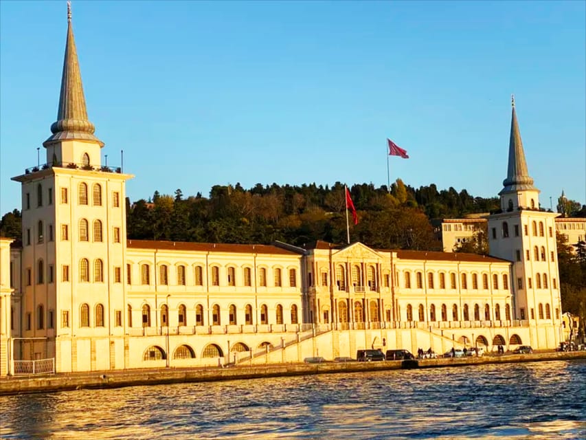 Istanbul: Bosphorus and Golden Horn Sunset Yacht Cruise - Beylerbeyi Palace, Üsküdar, and Maiden’s Tower: The Istanbul People Come For