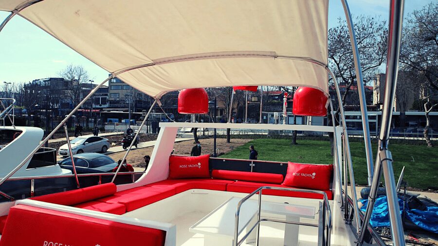 İstanbul: Bosphorus Private Yacht Cruise with Tea and Coffee - Tea, Coffee, and Bringing Your Own Food Plan