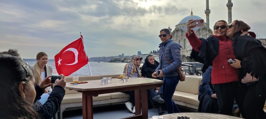 Istanbul: Bosphorus Sunset Cruise on Yacht with Live Guide - The Bridges and Fortresses: Where History Feels Close