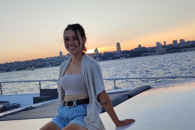 Istanbul Bosphorus Sunset Cruise with Wine on a Luxury Yacht - The guide makes or breaks the vibe: aim for clear, active narration