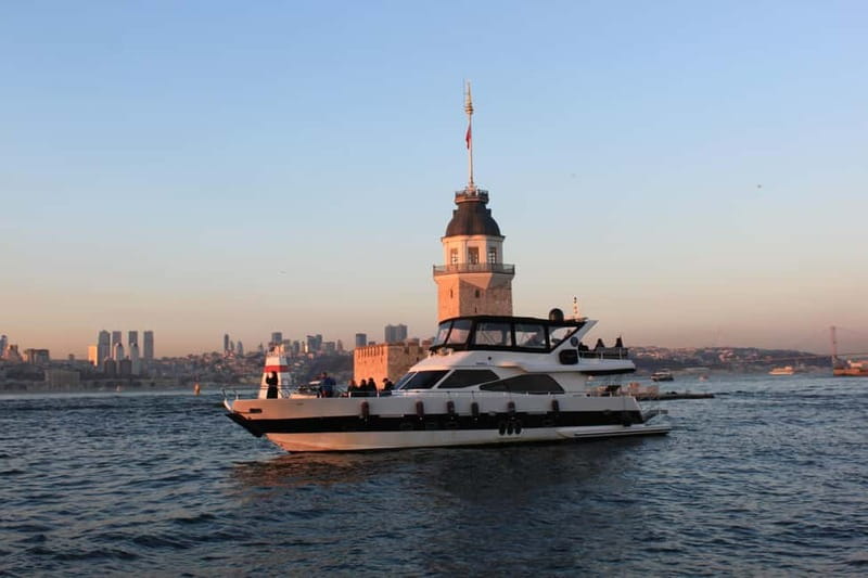 Istanbul: Bosphorus Sunset or Night Yacht Cruise & Transfers - Sunset versus night: guide talk or violin vibes
