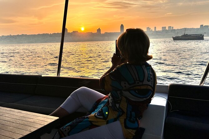 Istanbul Bosphorus Sunset Yacht Cruise - Maiden’s Tower Sunset: The Short Stop That Does the Most Work