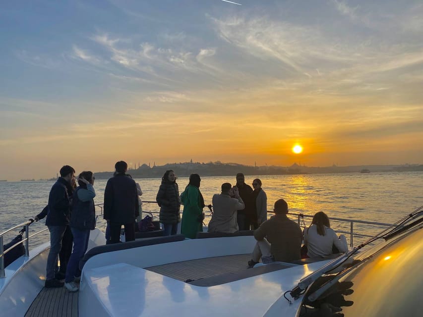 Istanbul: Bosphorus Sunset Yacht Cruise with Live Guide - Meeting point at Kabatas Transfer Center: the fastest way to start smoothly