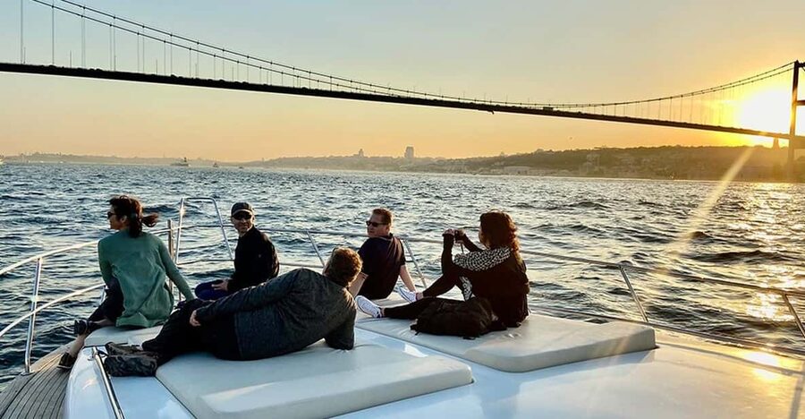 Istanbul: Bosphorus Yacht Cruise at Sunset with Snacks - Yacht Comfort and Seating: how to get the best views fast