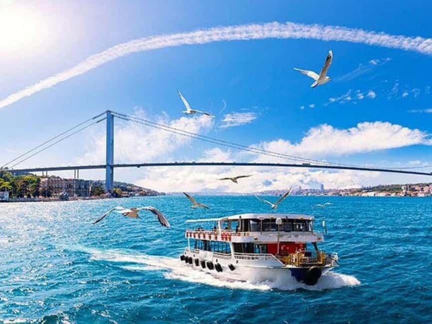 Istanbul: Bosphorus Yacht Cruise with Golden Horn View - Usküdar and Maiden’s Tower at nightfall