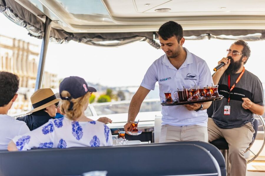 Istanbul: Bosphorus Yacht Cruise with Stopover on Asian Side - The Asian-side stop in Kanlıca: short time, clear payoff
