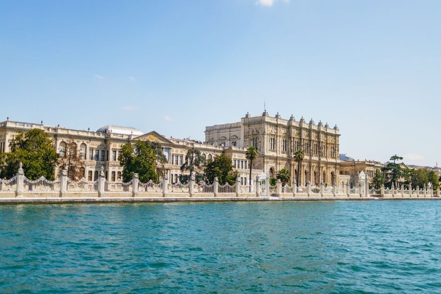 Istanbul: Bosphorus Yacht Cruise with Stopover on Asian Side - The guide makes (or breaks) this kind of cruise