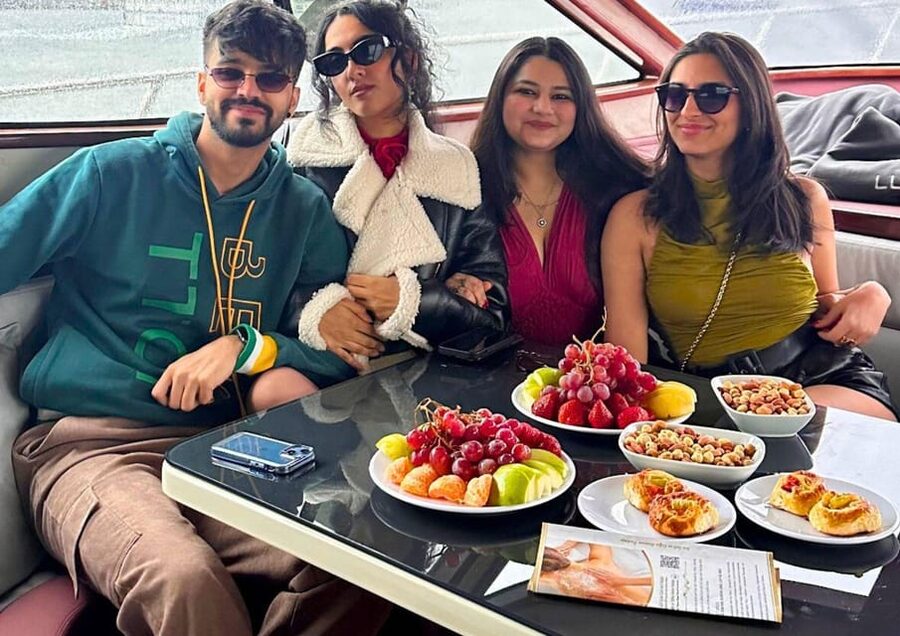 Istanbul: Daytime Bosphorus Yacht Cruise with Fruit & Snacks - Starting at İBB Karaköy Sahil Parkı: How the Cruise Gets Rolling