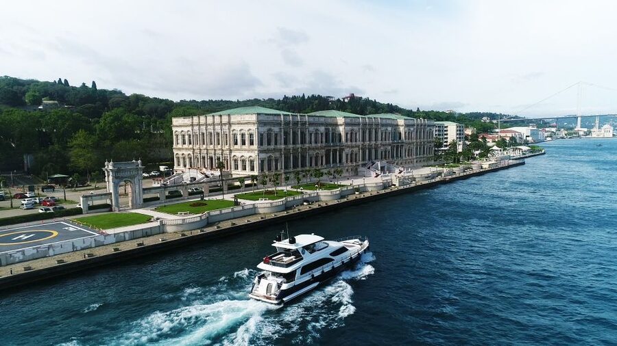 Istanbul: Dolmabahce Palace Tour and Bosphorus Yacht Cruise - Kanlıca yogurt stop: a short break that actually fits