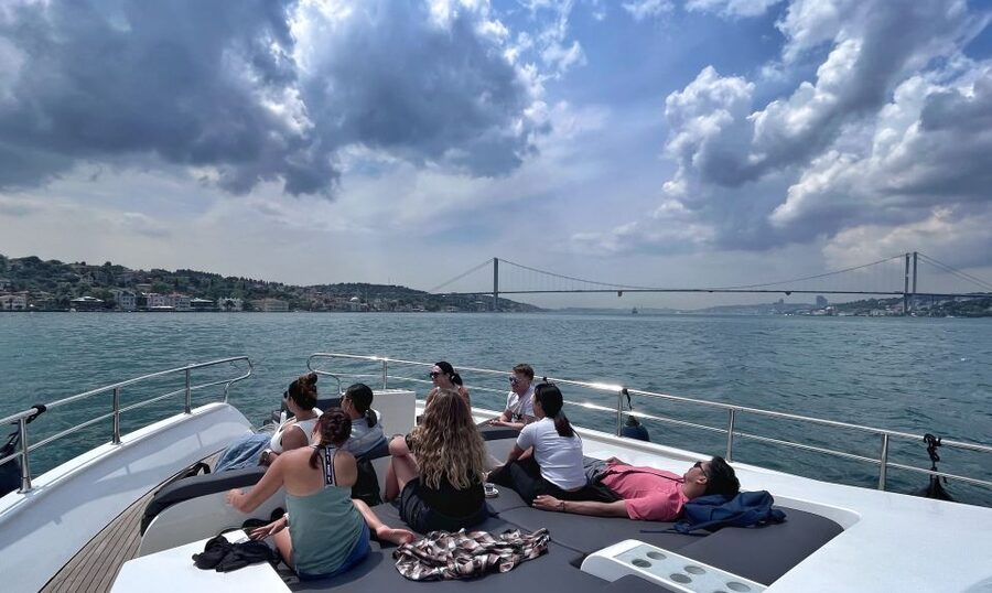 Istanbul: Dolmabahce Palace Tour and Bosphorus Yacht Cruise - Who this tour suits best