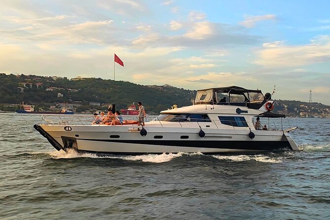 Istanbul: Luxury Private Yacht Cruise on the Bosphorus - Timing, Heat, and Communication: What to Expect on the Water