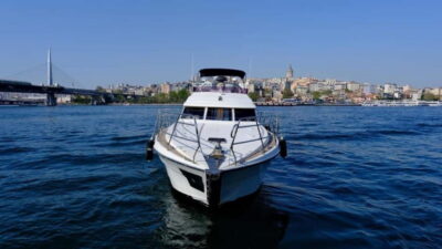 Istanbul: Luxury Yacht on Bosphorus - Where the yacht departs: Eminönü or Karaköy