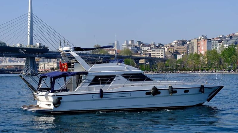 Istanbul: Luxury Yacht on Bosphorus - Private group size: up to 10 people, built for real conversation
