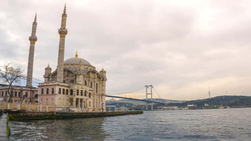 Istanbul: Luxury Yacht on Bosphorus - On-board comfort: lounge, upper deck, restrooms, Wi‑Fi, and tea
