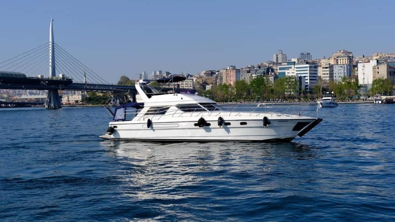 Istanbul: Luxury Yacht on Bosphorus - Bluetooth speakers and music: set the vibe your way