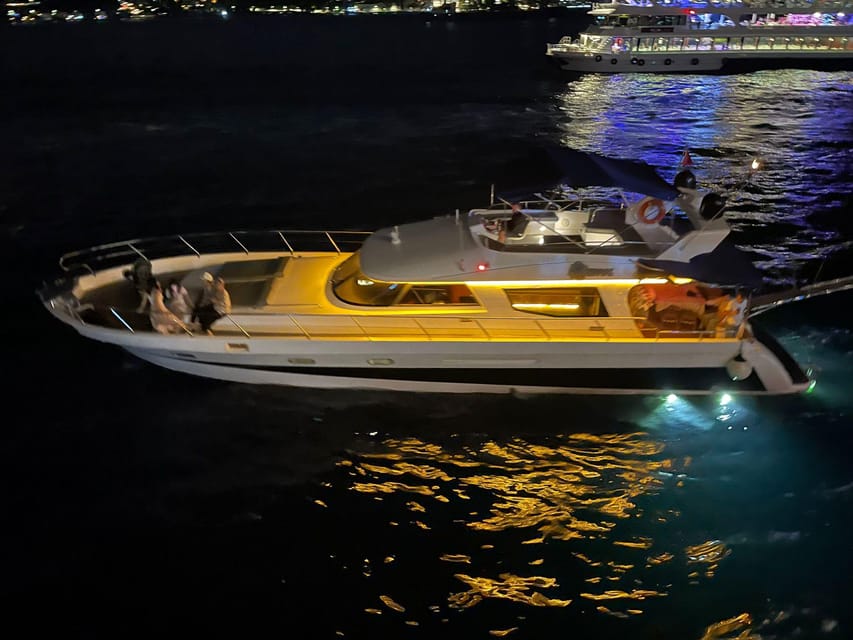 Istanbul: Private Bosphorus Cruise on Luxury Yacht - How to Choose the Best Time: Daylight vs Sunset