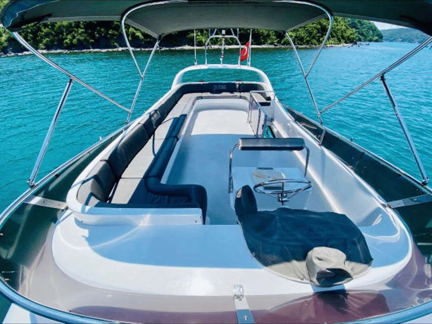 Istanbul: Private Bosphorus Tour On Luxury Yacht - Bebek Pier and the first photo stops (where the cruise starts to click)