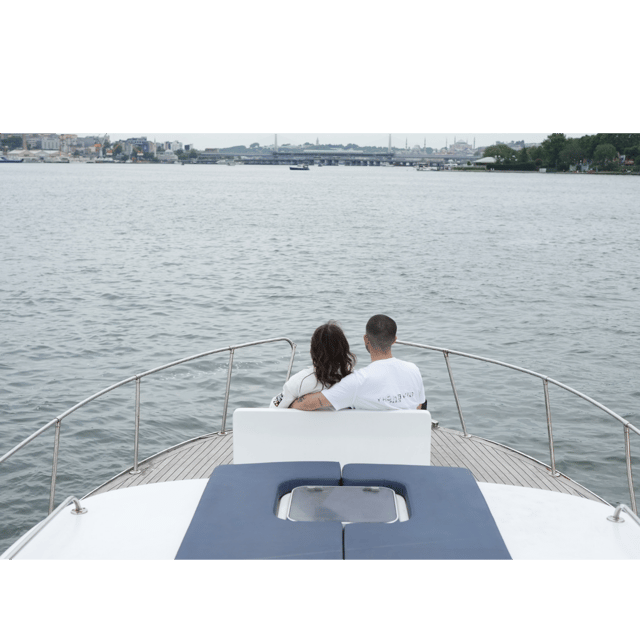 İstanbul:Private Luxury Yacht on Bosphorus 14 Meter(46 feet) - Who this Bosphorus yacht fits best