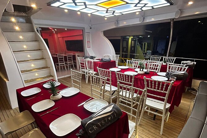 Istanbul Private Luxury Yacht on Bosphorus 25 Meter 82 Feet - The Boat Experience: Seats, Toilets, Sound, and Cold-Air Plan B