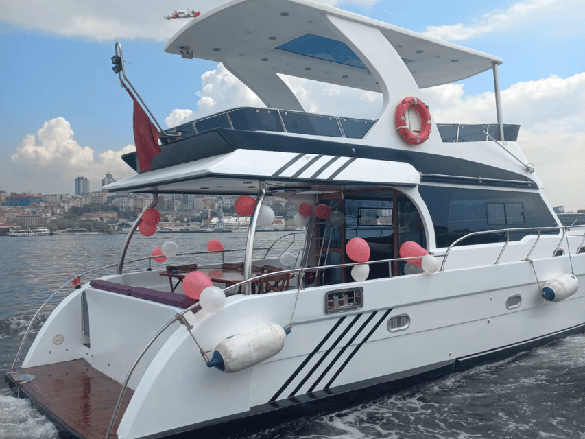 Istanbul: Private Yacht Organization on Bosphorus (14 Meter) - Crew and Service: Why This Feels Smooth Instead of Awkward
