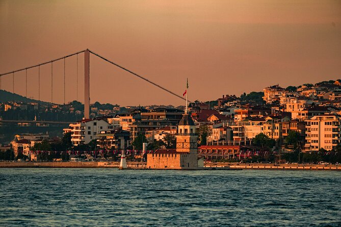 Istanbul Private Yacht Sunset Tour - 2 Hours - A private sunset yacht with a fast-see Istanbul loop