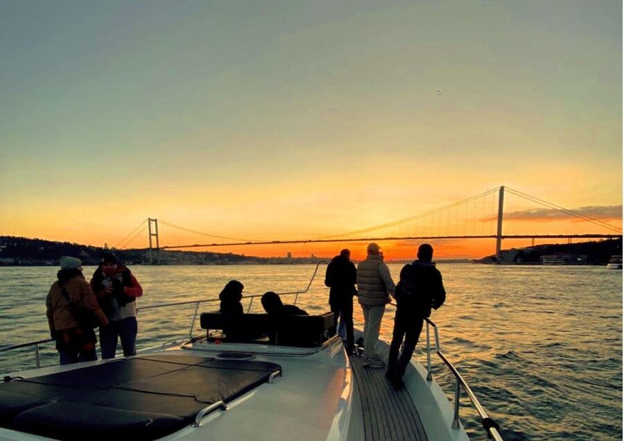 Istanbul: Small-Group Luxury Yacht Sunset Cruise w/ Snacks - Entering Istanbul by Water: Karaköy Pier to Sunset Mode