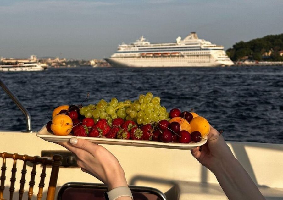 Istanbul: Small-Group Luxury Yacht Sunset Cruise w/ Snacks - Snack and Tea Time: What’s Included and Why It Matters