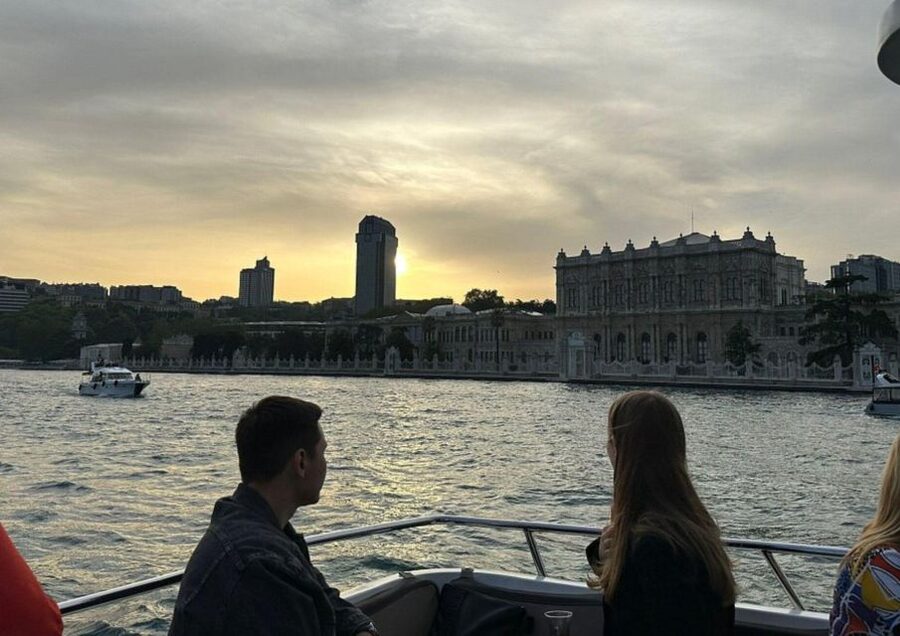 Istanbul: Small-Group Luxury Yacht Sunset Cruise w/ Snacks - Eminönü, the Golden Horn, and the Return to Karaköy