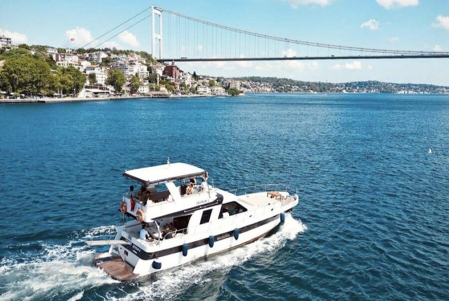 Istanbul: Small Group Yacht Tour with Unlimited Wine - Golden Horn to the Bosphorus Bridge: Europe’s Sights in a Relaxed Order