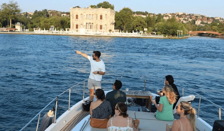Istanbul: Small Group Yacht Tour with Unlimited Wine - Cruising Along Avrupa Sahili: Dolmabahçe and Ciragan From the Waterline