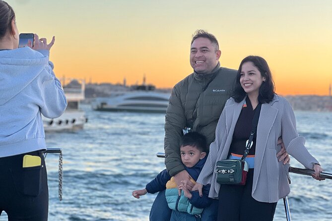 Istanbul Sunset Yacht Cruise on the Bosphorus with Transfers - Your best photo strategy during the 2-hour cruise