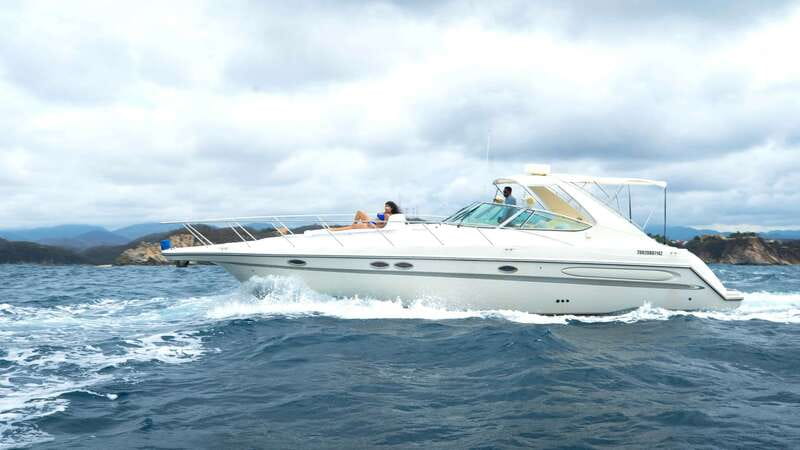 La Crucecita: Private Yacht Cruise in Huatulco with Drinks - Cruising Huatulco’s bays: Santa Cruz to Chachacual