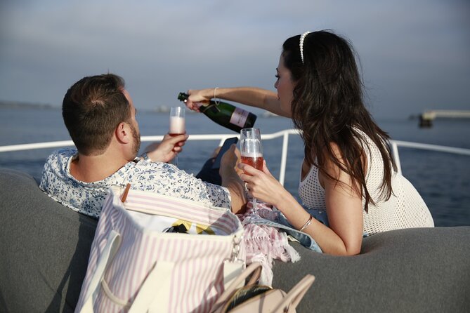 LA: Yacht Private Trip -1 hour (1 ticket covers 1-6 ppl - Captain Ryan’s approach: friendly, attentive, and not in your pocket