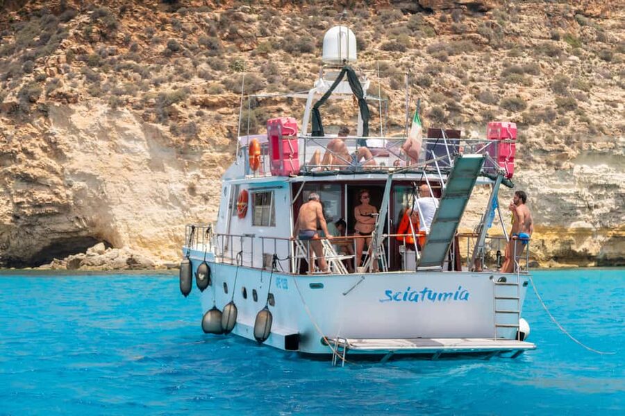 Lampedusa: Yacht excursion, swimming stops and typical lunch - Key points before you go