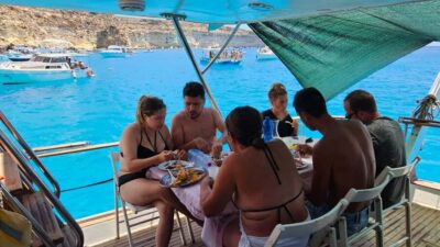 Lampedusa: Yacht excursion, swimming stops and typical lunch - Meeting point and timing: what a 9:15 departure really means