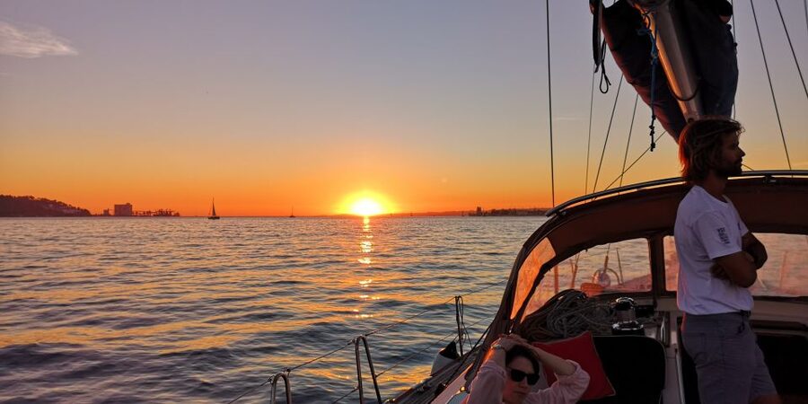 Lisbon: 2-Hour Sunset Sailing Tour on Luxury Sailing Yacht - Key Moments That Make This Sunset Sail Worth It