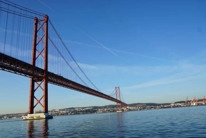 Lisbon: Classic Yacht Tour with Drinks and Pastel de Nata - Quick hits: what makes this Lisbon yacht tour special