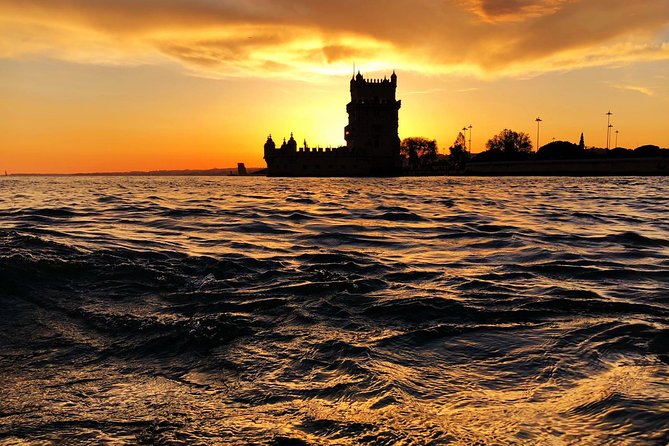 Lisbon: Sunset Cruise With Drinks on Spacious Yacht - Drinks, light Portuguese refreshments, and the comfort checklist