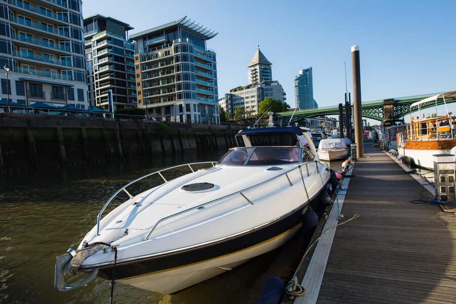 London: 2 hour private luxury yacht hire on the River Thames - The London Eye and Cleopatra’s Needle: two icons, two kinds of viewing