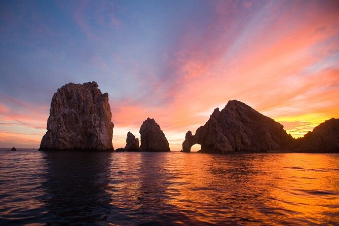Los Cabos Private Yacht Whale Watching & Drinks - Up to 18 Guests - Whale watching in Cabo: when December to April is the sweet spot