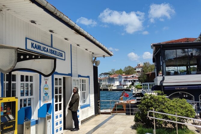 Luxury Bosphorus Yacht Cruise – Stopover in Asian Side - Bosphorus Strait segment: the real “Europe to Asia” feeling