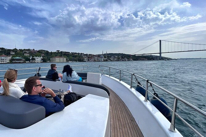 Luxury Bosphorus Yacht Cruise – Stopover in Asian Side - Dolmabahçe Palace area to the waterfront districts: what you’ll spot from the water