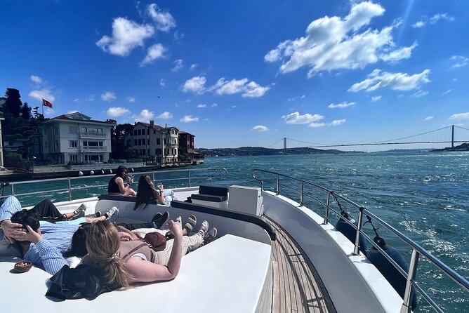 Luxury Bosphorus Yacht Tour – Asian Side Stop & Exploration - A 2.5-hour luxury yacht reset on the Istanbul waterfront