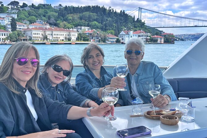 Luxury Bosphorus Yacht Tour – Asian Side Stop & Exploration - Kanlıca on the Asian side: the 15-minute yogurt stop that feels worth it