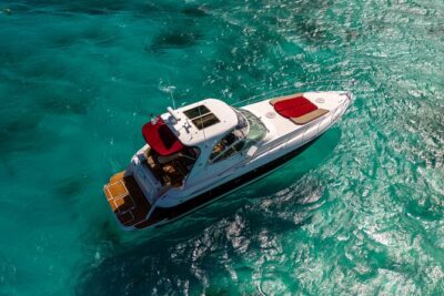 Luxury Private Yacht Charter Aruba - Eden Luca Yachts - Onboard vibe: drinks, music, WiFi, and a deck made for relaxing