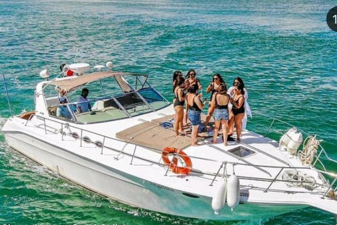 Luxury Private Yacht Rental by the Turquoise Waters of the Caribbean. - Luxury yacht day from Marina Puesta del Sol in Cancún