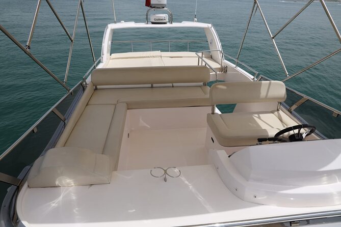 Luxury Yacht Charter : Dubai Marina, Atlantis The Palm & Burj Al Arab - What to bring (and what to skip)