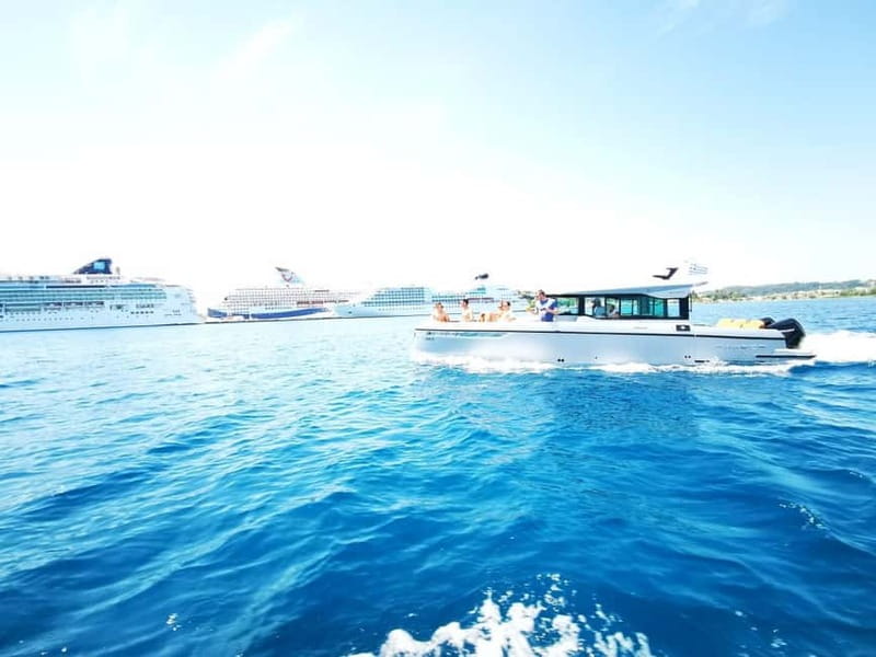 Luxury Yacht Experience Semi-Private North East - Corfu Town Seaside and Garitsa Bay: Views Without the Hassle