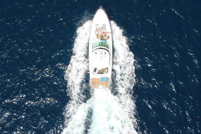 Luxury yacht for private tour EN Cabo San Lucas - The Photographer Option: Worth It If You Want Zero Effort Photos